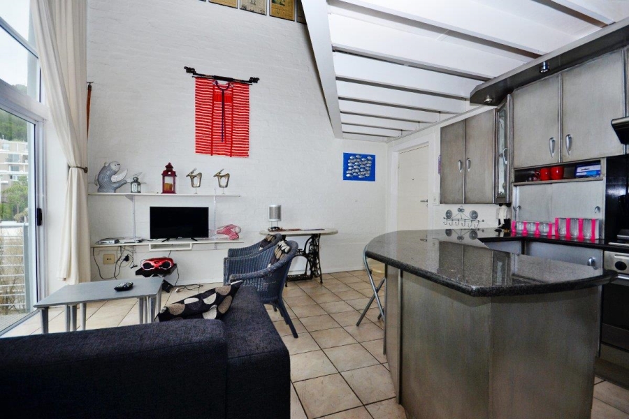 To Let 2 Bedroom Property for Rent in Green Point Western Cape